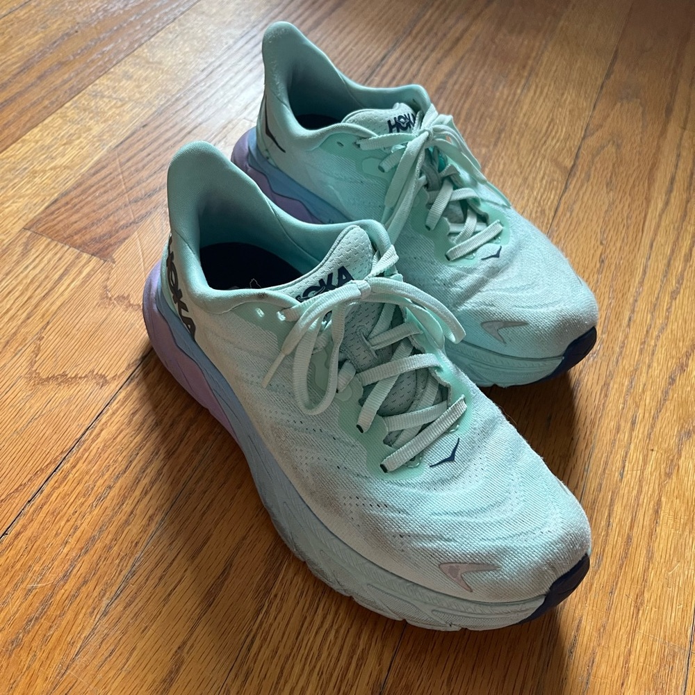 Hoka Arahi 6 Sneakers